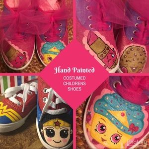Costumized hand painted shoes